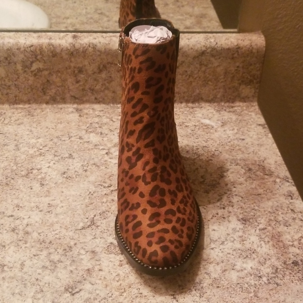 BeBe Boots women size 7.5 still in box